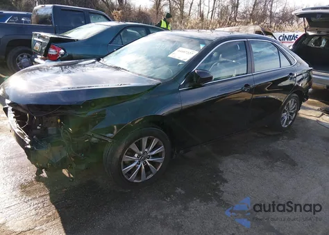 2015 Toyota Camry Xle z USA, uszkodzony, nr VIN 4T1BF1FK0FU979540